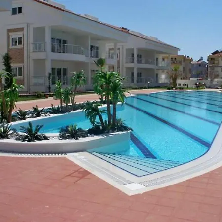 Luxury In Award Winning Private, Small Community Location 아파트 시데
